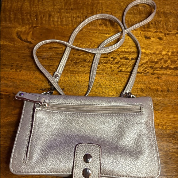 Isaac Mizrahi Metallic Crossbody Bag - Picture 3 of 14